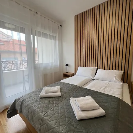 Apartment Loyal 1 *