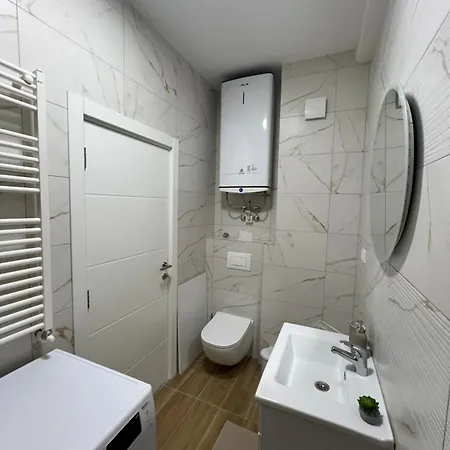 Loyal 1 Apartment *