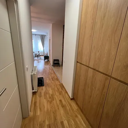 Apartment Loyal 1 *